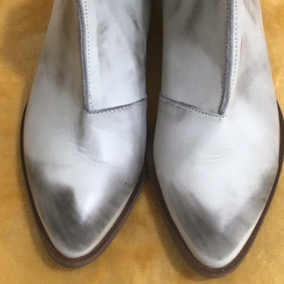 🆕 FREE PEOPLE Distressed Leather White Ankle Boots 1.75” Heel - Picture 2 of 11